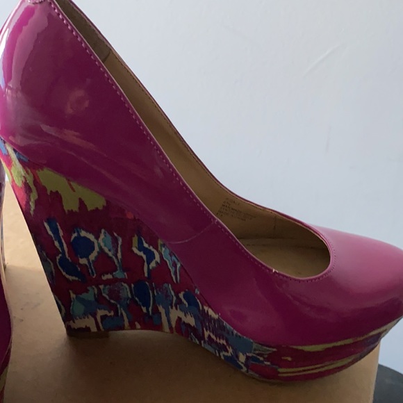 Platforms - Picture 3 of 3